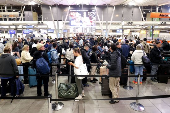 航空公司开始慢慢复飞 此前技术故障导致全球航空出行陷入混乱  第1张