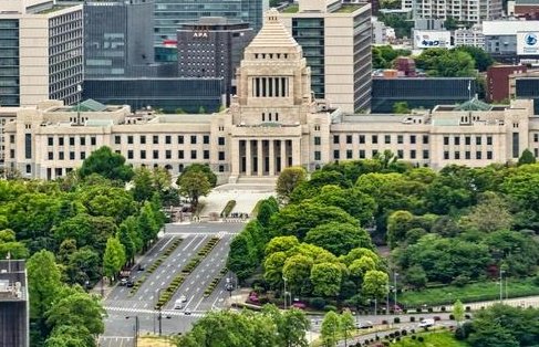 日本众议院选举临近 民调显示自民党支持者流失  第1张