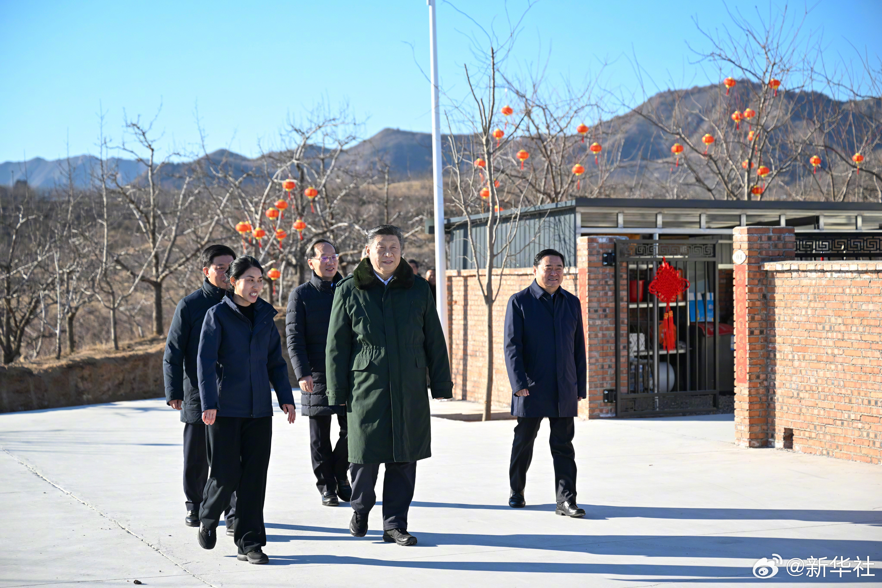 习近平在辽宁葫芦岛市看望慰问受灾群众  第3张